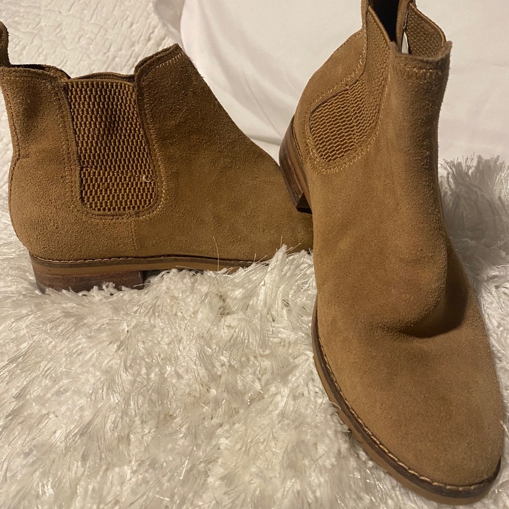 Like new Tom boots!